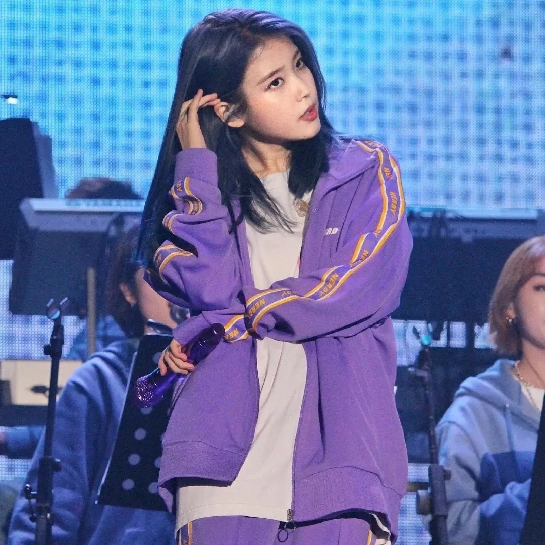 

NERDY Korean Streetwear Sports Set for Women Labeled Drawstring Sportswear Casual Loose Fit