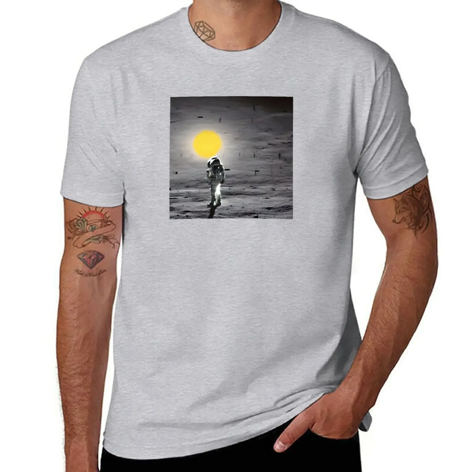 New Spaceman at the sun T-Shirt summer top graphic t shirts Men's cotton t-shirt