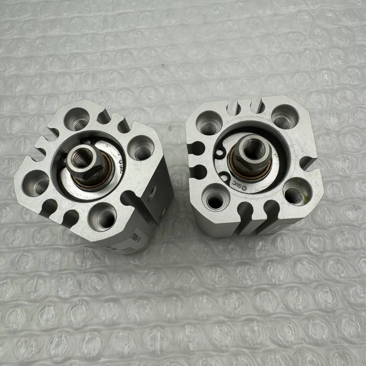 Cilindro originale SMC a basso profilo CD55B20-10 CD55B20-25-X1439 Cilindro a doppio effetto con stelo singolo