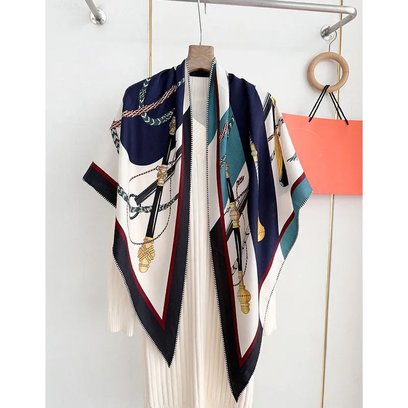 

Высококачественный треугольный шарф-шаль, 70% шерсть, 30% шелковый женский шарф - двусторонний модный и теплый платок одного цвета