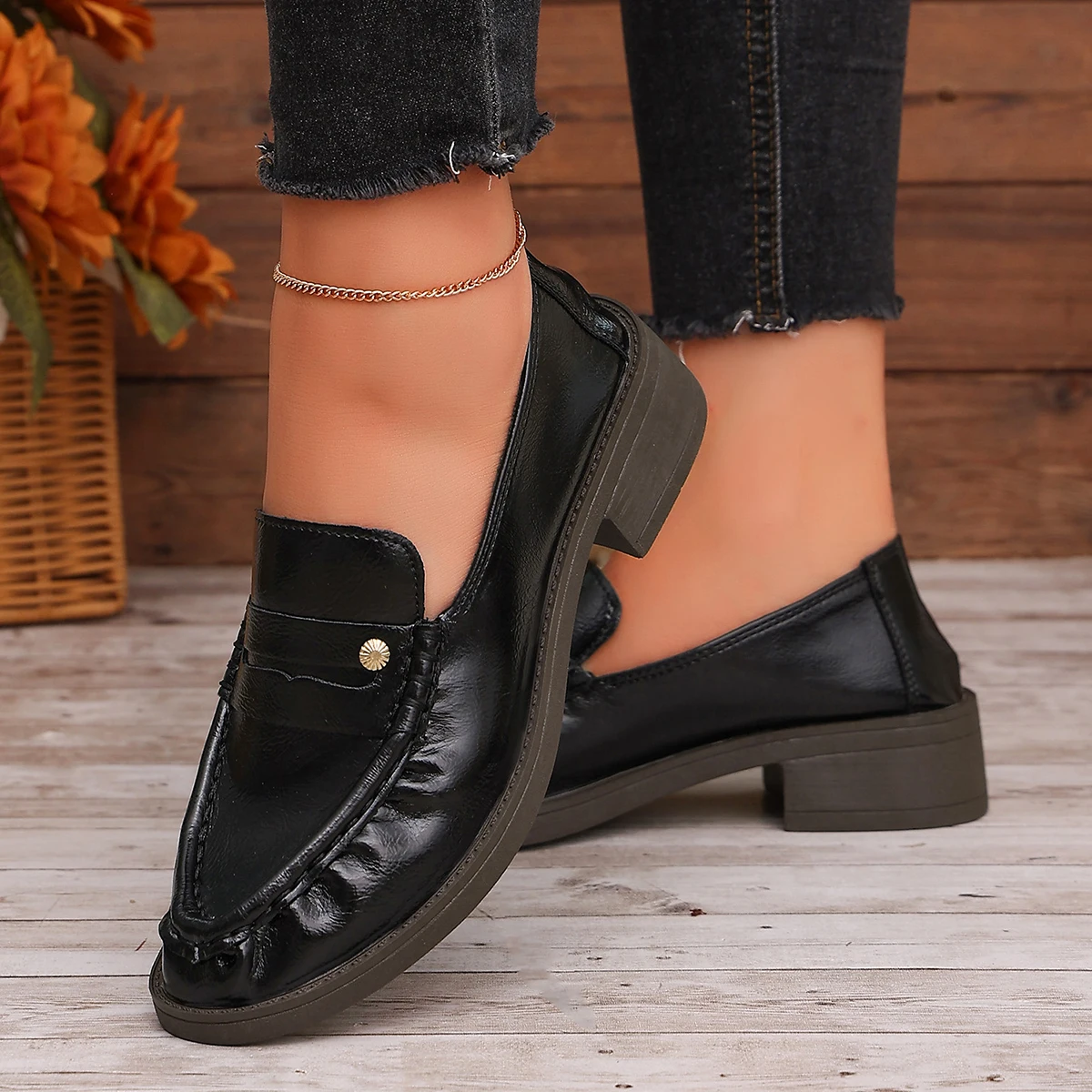 Women's Round Toe Solid Color Pleated Square Heel Women's Single Shoe Low Top Sloping Heel Fashionable Oxford Shoes Szie 36-43