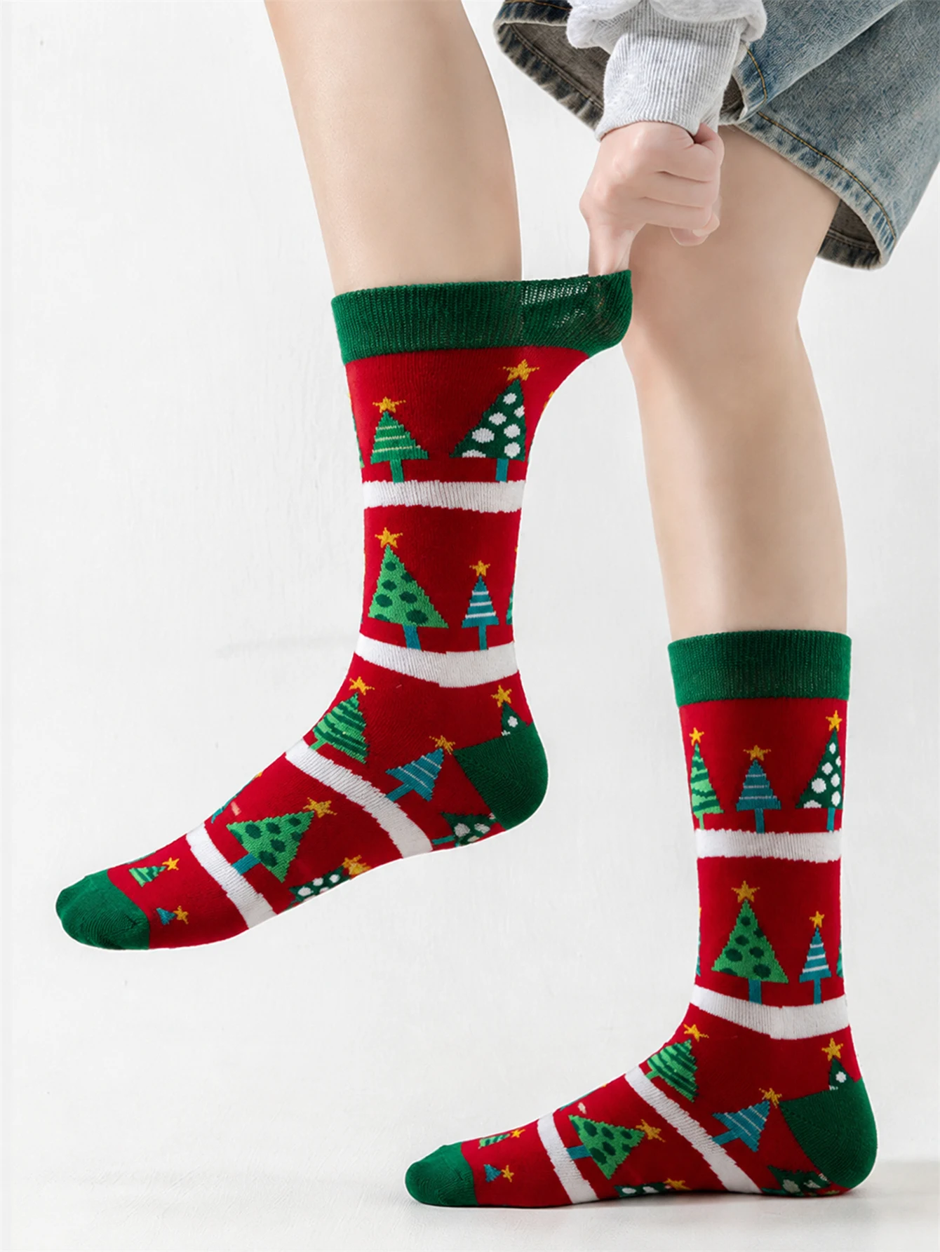Christmas Socks Cotton Red White Stripe Christmas Tree Jacquard Crew Socks Soft Winter Socks Unisex Holiday Party Gift Socks