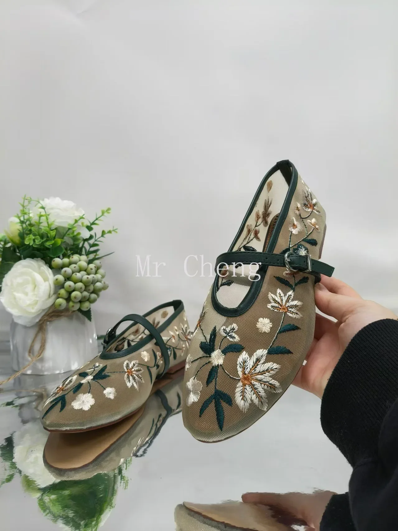 

2024 New Green Flower Embroidered Mesh Ballet Flats Mary Jane Single Shoes Designer Traf Women Work Shoes Comfortable for Work