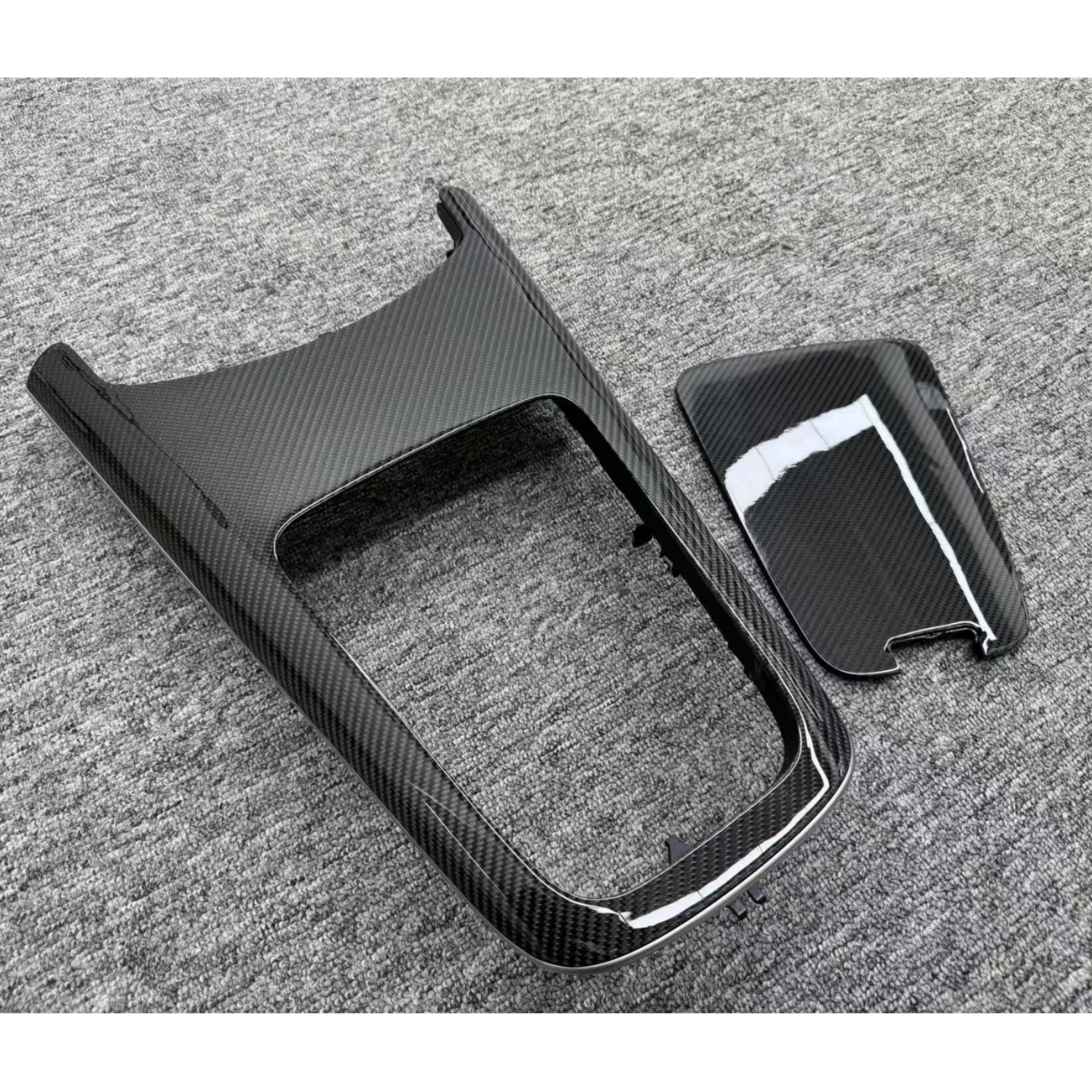 جودة عالية السيارات OEM الداخلية للوحة وحدة التحكم المركزية من ألياف الكربون E63 E53 W214 #2