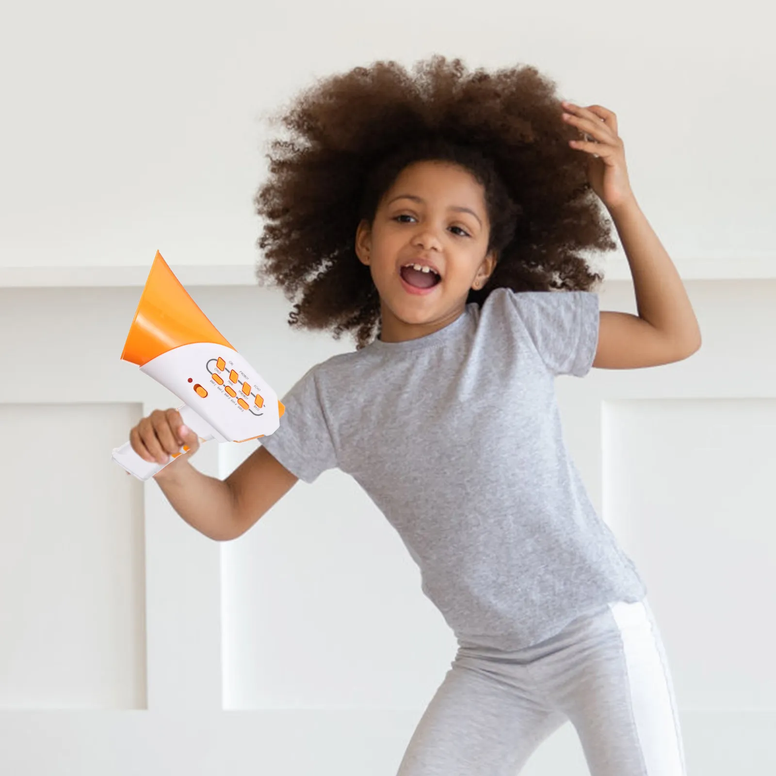 

1 шт. Голосовой манипулятор-мегафон из пластика для Хэллоуина, косплея, вечеринок, розыгрышей, с чистым звуком, 3 режима, для мальчиков и девочек