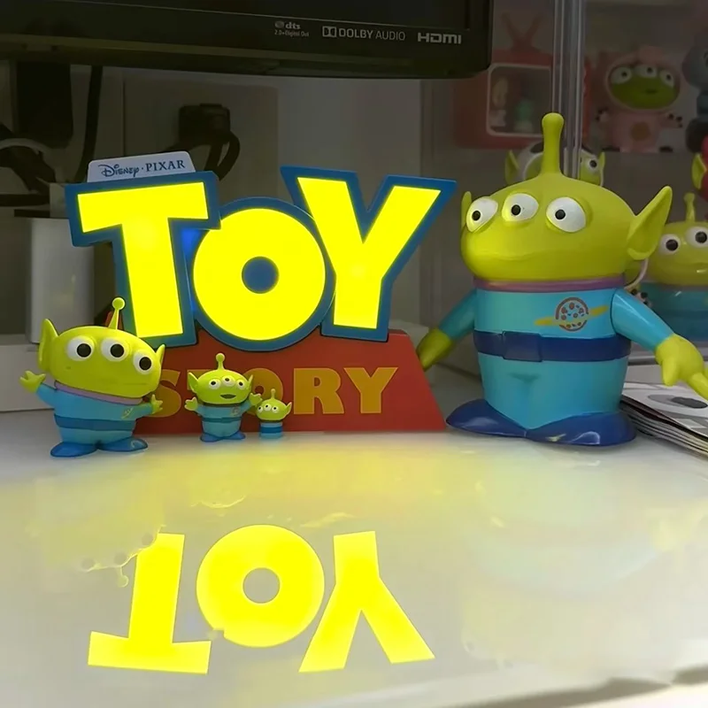 Pixar Toy Story LED Night Light USB Powered Cute Character Desk Lamp Para decoração de quarto de estudantes