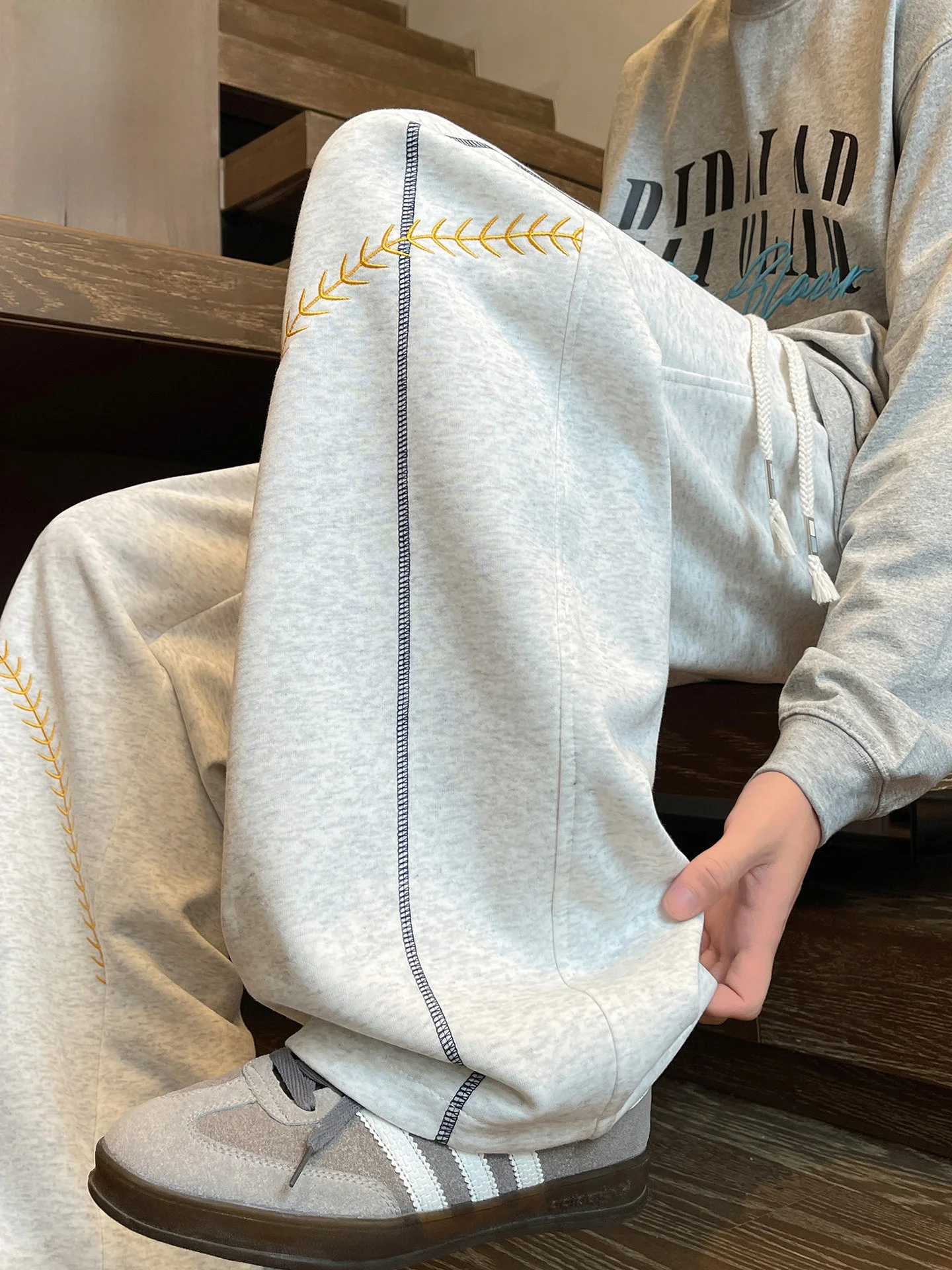 

Nainilu Spring 2026 Men's Casual Loose Sports Pants Straight Leg Trousers Teenagers' Comfortable Breathable Cotton Trousers