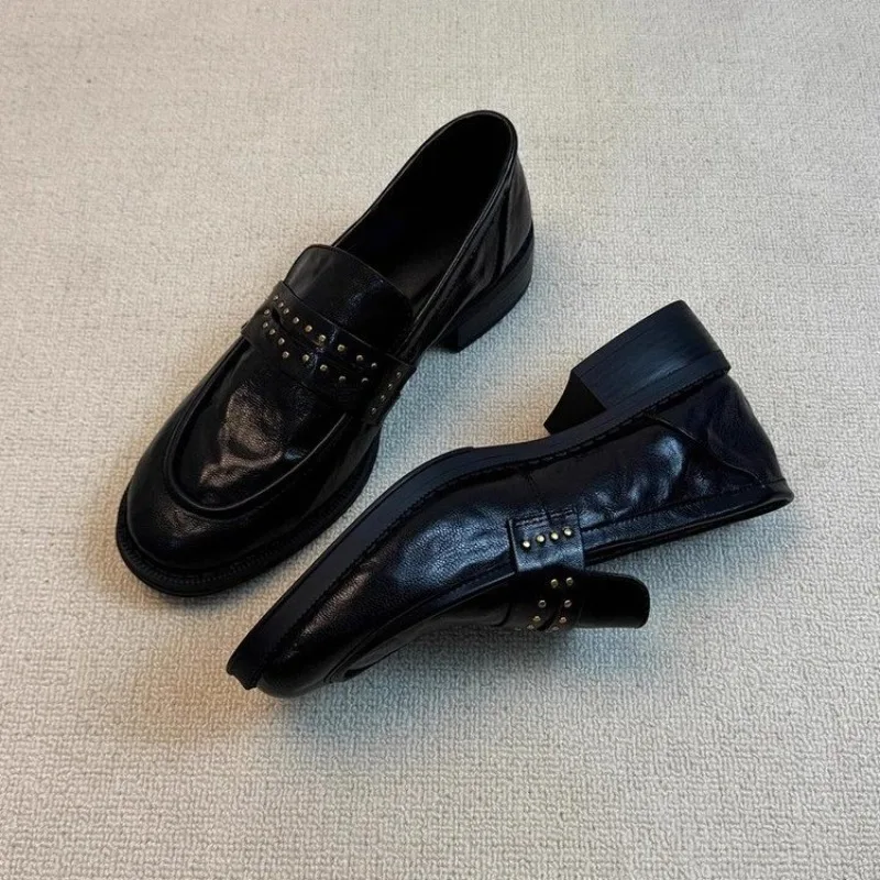 

Block Heel Single Shoes Autumn New Round Toe Deep Mouth Rivet Anti-slip Wear-resistant Kitten Heels