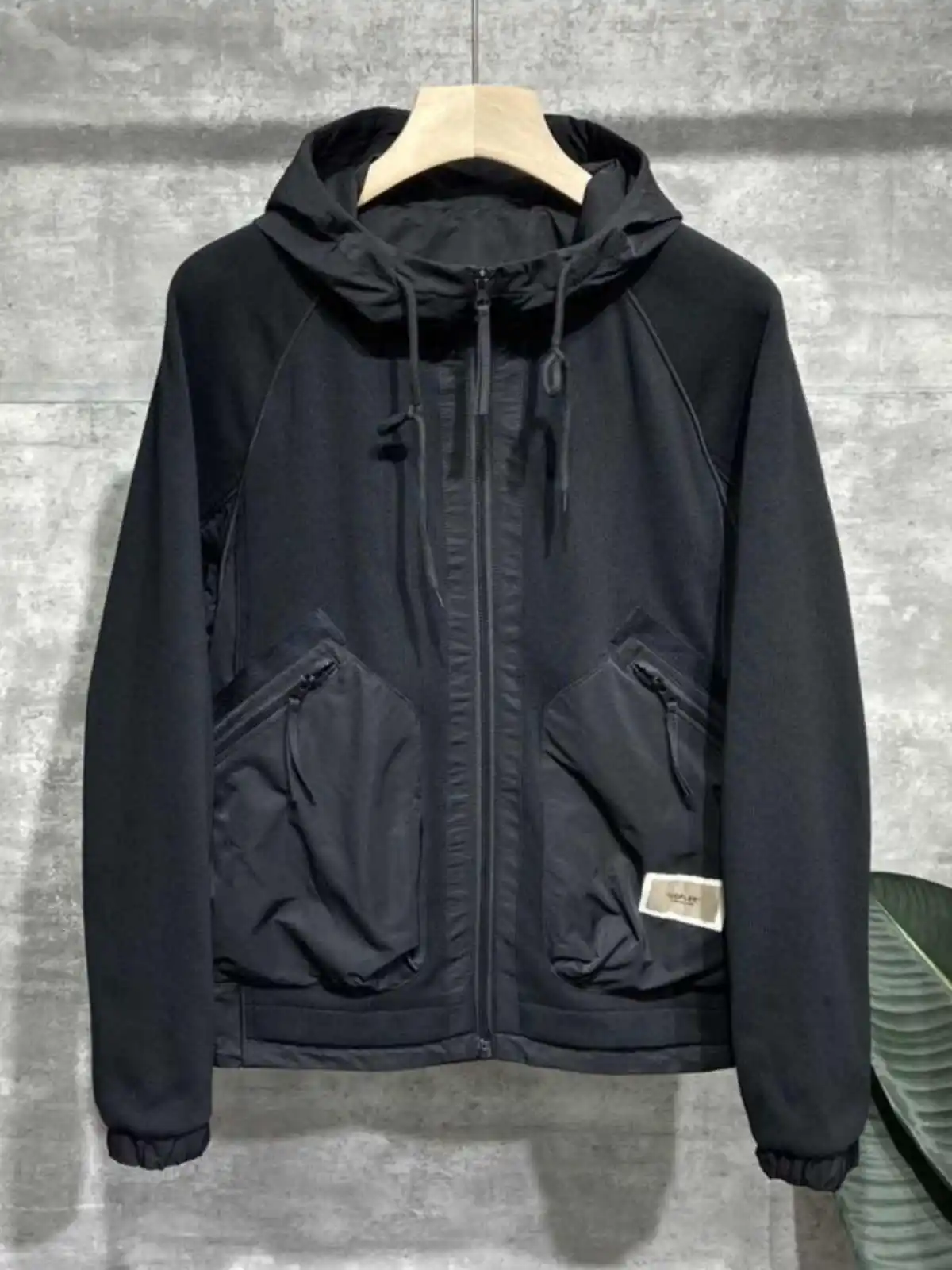 

Высококачественная модная мужская куртка с капюшоном, повседневная универсальная верхняя одежда, осенне-зимняя новинка, приталенный крой, городской стиль, удлиненная модель.