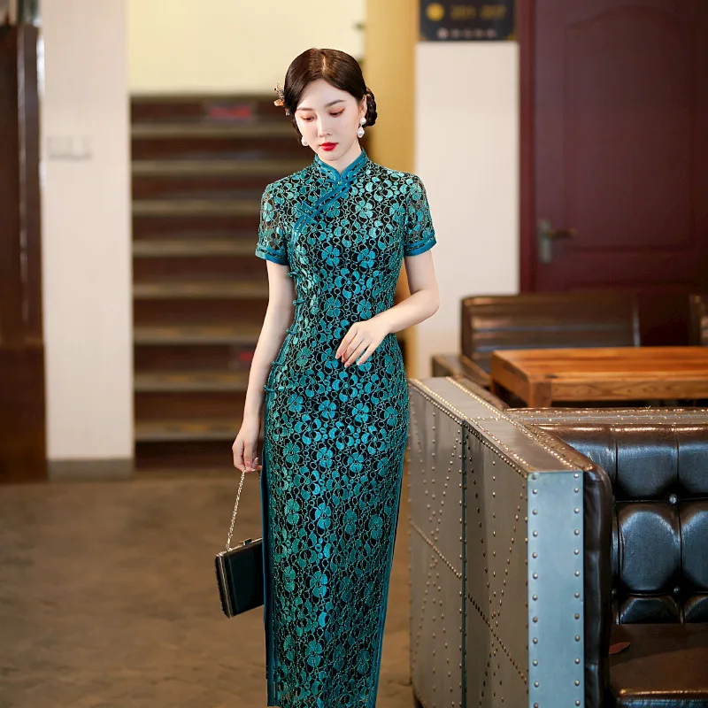 2024 Green Sexy Lace Hollow Cheongsam Short-sleeved Stand-up Collar Chinese Traditional Evening Qipao Dress Tang Suit for Women