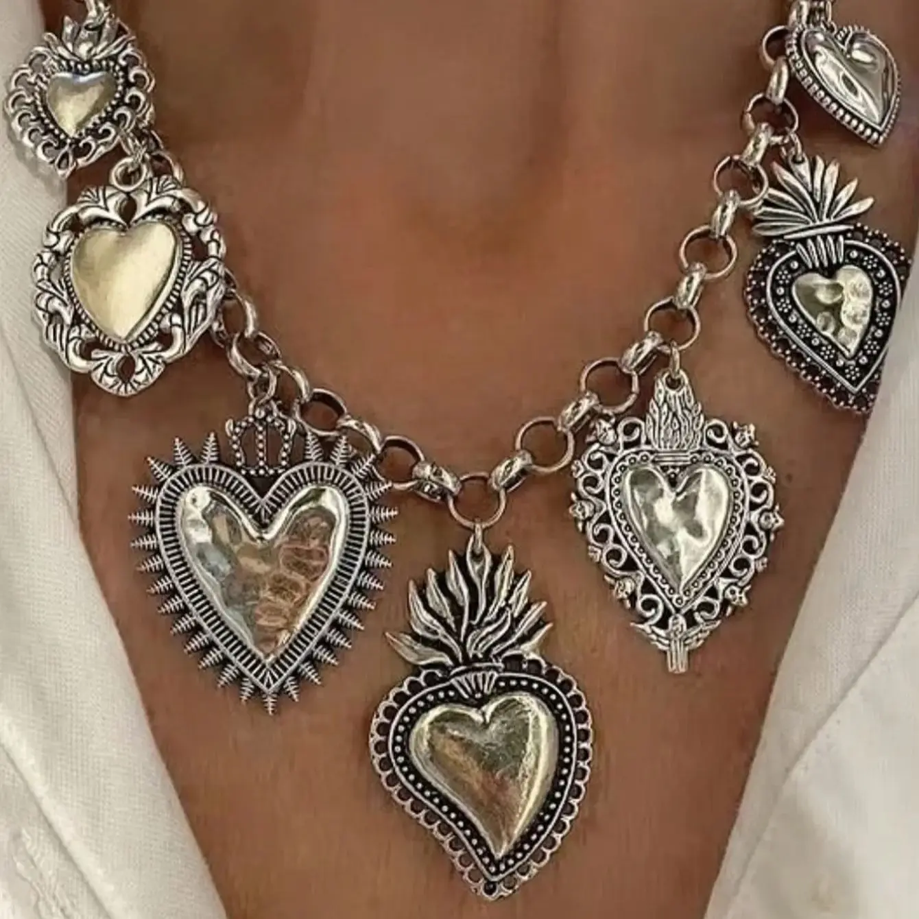 1PC Gothic Chunky Chain Charms Flaming Heart Statement Necklace Evil Eyes Pendant Anti-silver Red Black Halloween Jewelry