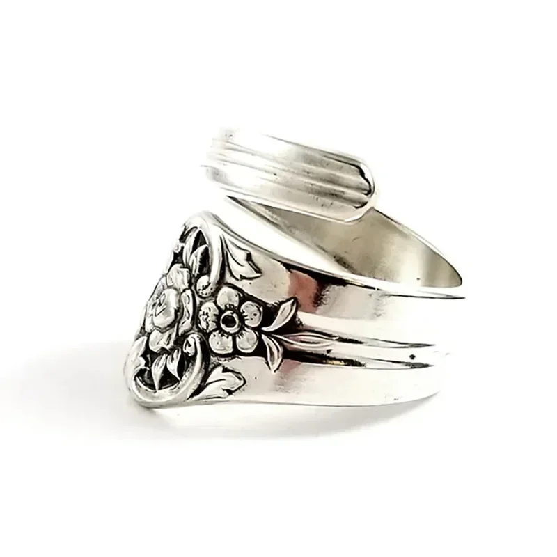 2025 New Blackout Handicraft Dark Series Leaf Ring with Blossoms Striving for Brilliance, Adjustable Opening   Women