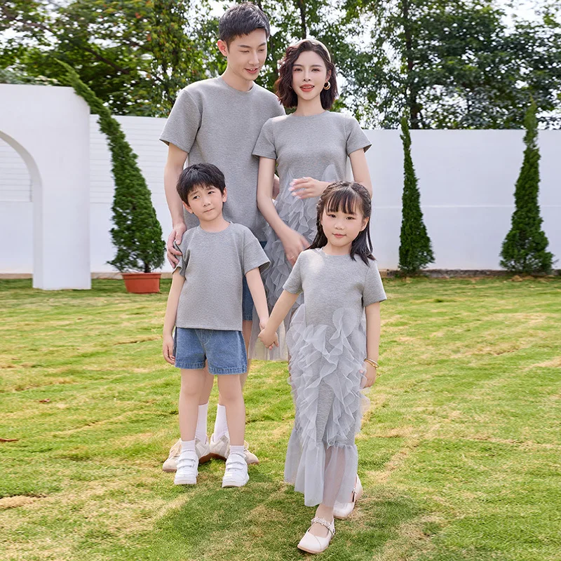 

Family Matching Outfits Mother Father and Children Clothing Parent-child Clothes Mom Daughter Party Dress Dad and Son T Shirts