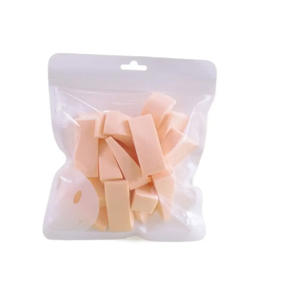 Draagbare zachte driehoekige make-upspons Droge en natte mini-poederdons Gladde vloeibare foundationspons Cosmetische bladerdeeg Dames