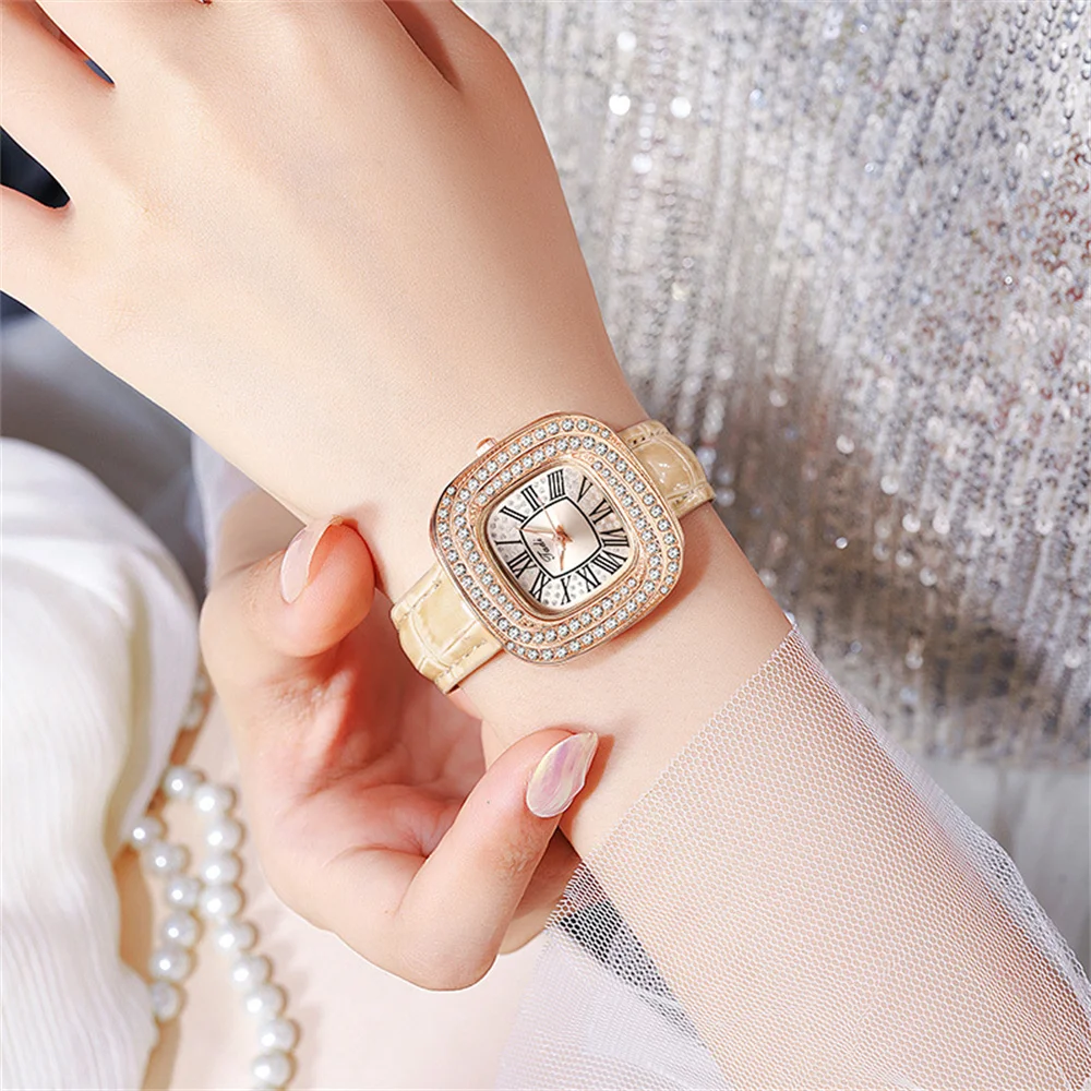 Women Fashion Luxury Square Roman Set Diamond Quartz Watch 2024 Casual Off White Women\'s Leather Clock Gift Watches