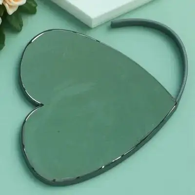 1개 DIY 플로럴 머드 자동차 헤드 플라워 장식 그린 대형 하트 모양 흡착컵 디자인 누수 방지 다목적 이벤트 장식 홈