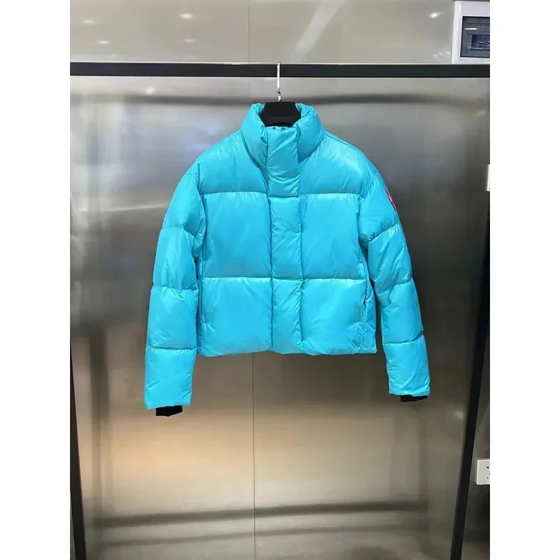 Cana * A Go * Se สีทึบ Windproof Crop Puffer Jacket Unisex ฤดูหนาวหนาสั้นสไตล์90% สีขาว Goose Down Jacket Womans Coats