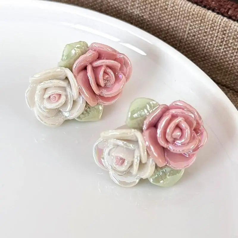 Zarte Porzellanblumenohrringe mit Keramik Rose Designs für Frauen – Detail 5