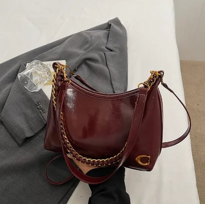

Large-capacity Simple Women's Bags, Fashionable Chain Underarm Bags, Retro Commuter Oblique Span Bags