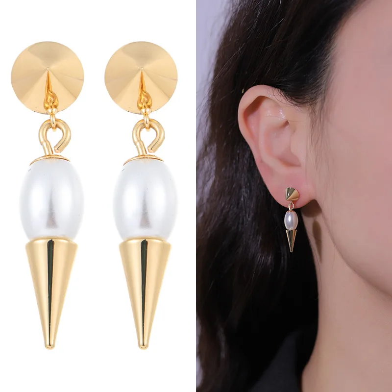 Delicate punk two-color electroplated pearl rhinestone rivet razor blade autumn and winter personalized pendant earrings set wom