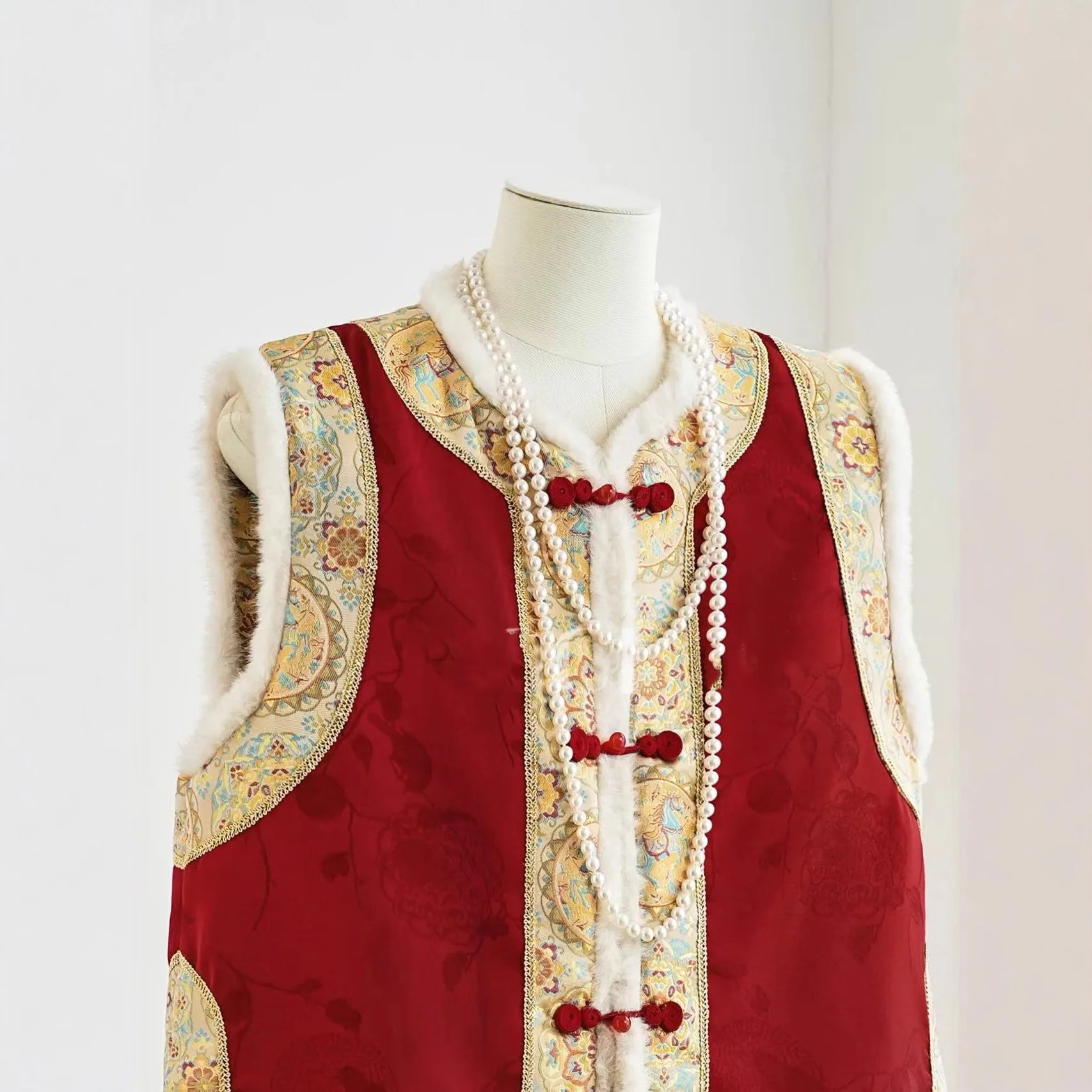 

New Year's Double-Sided Double-Wear Stitching Woolen Quilted Vest Chinese Style Retro Jacquard Top