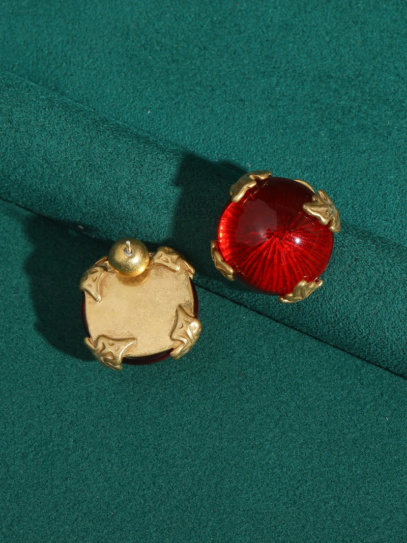 Vintage Opal Red Cat Eye Studs Earrings For Woman Antique Gold Color Leaf Natural Glass Jewelry Accessories Christmas New 2025
