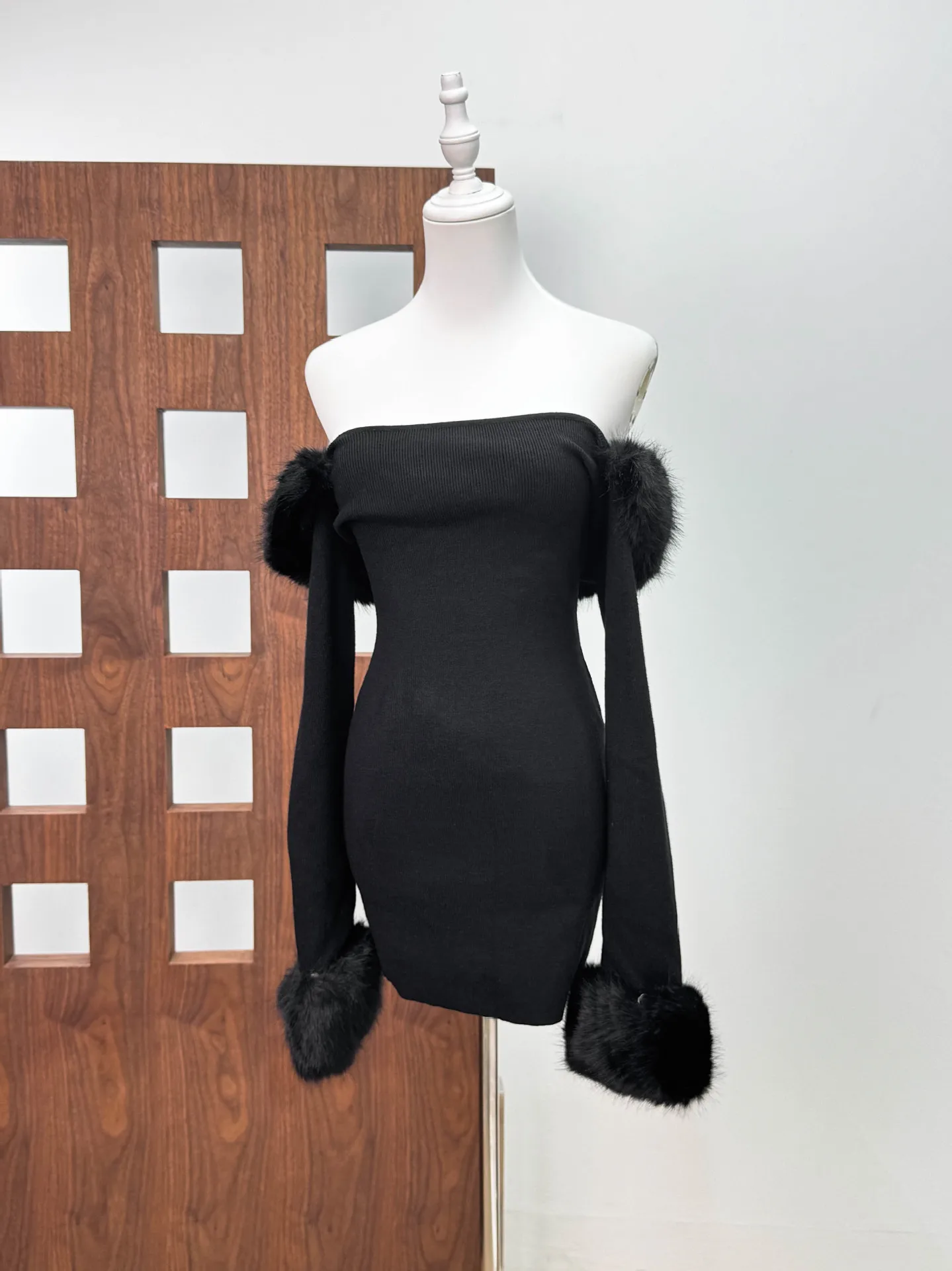 

Новое поступление 2025 года, лоскутное облегающее короткое платье с длинными рукавами и открытой спиной, женские элегантные эластичные вечерние платья с открытыми плечами