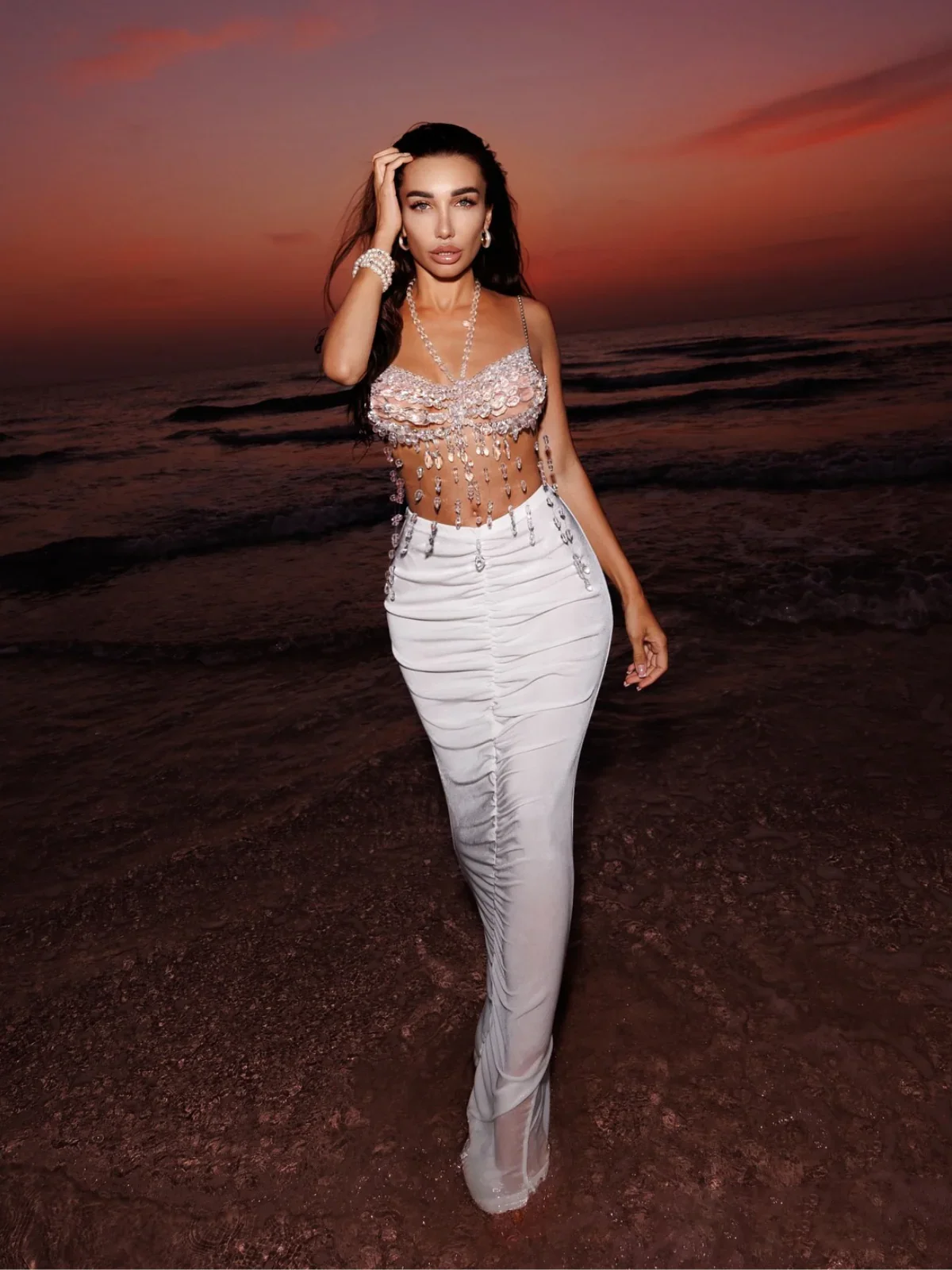 2025 اليدوية مهرجان الحفلات الزي كريستال الثريا مطرز الصدرية أعلى مجوهرات للجسم الرسن سلسلة هامش الأحجار الكريمة مطرز Bralette