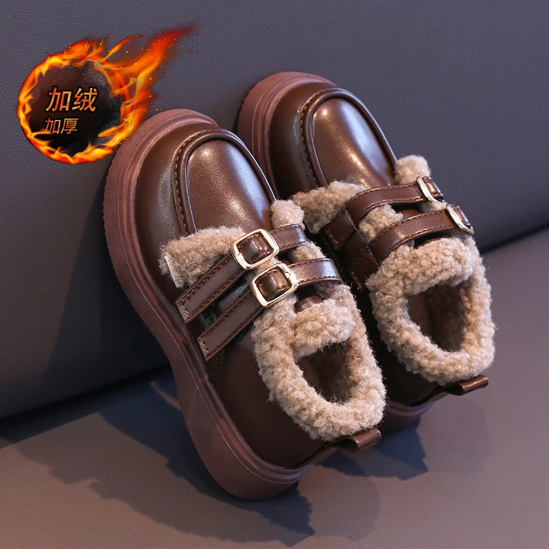 

Новая детская кожаная обувь из хлопка для девочек, модная мягкая нескользящая универсальная шикарная обувь принцессы в британском стиле, зима 2023 г.