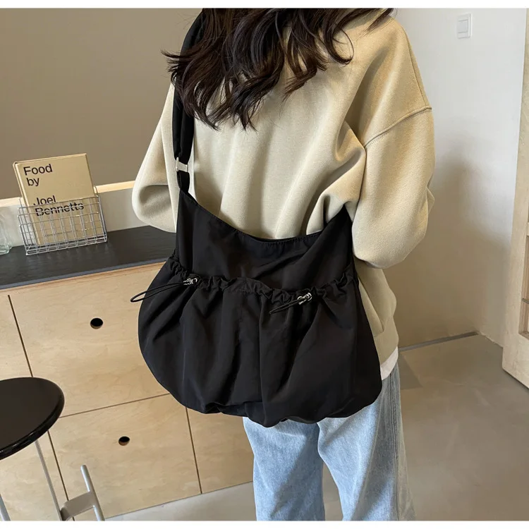 Women's Nice Bag Fashin Sweet Style Pleated Large Capacity Shoulder Bag Style Crossbody Bag Simple Casual Tote Bag Commuter Bag