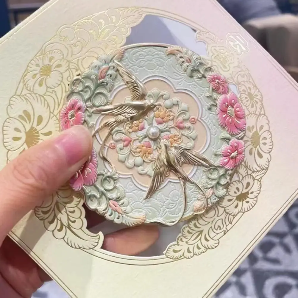 Xi'an Yunque carries a girl with ancient style and holds a high-value makeup mirror - view 6