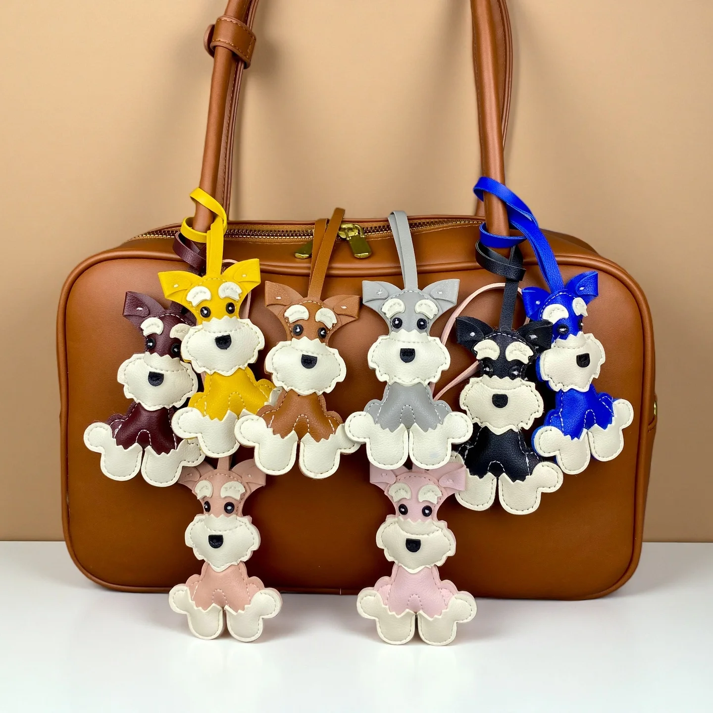 Abalorio para bolso de cuero PU para perro Schnauzer, 6 colores disponibles, lindo llavero para cachorro en forma de mascota y accesorio para bolso