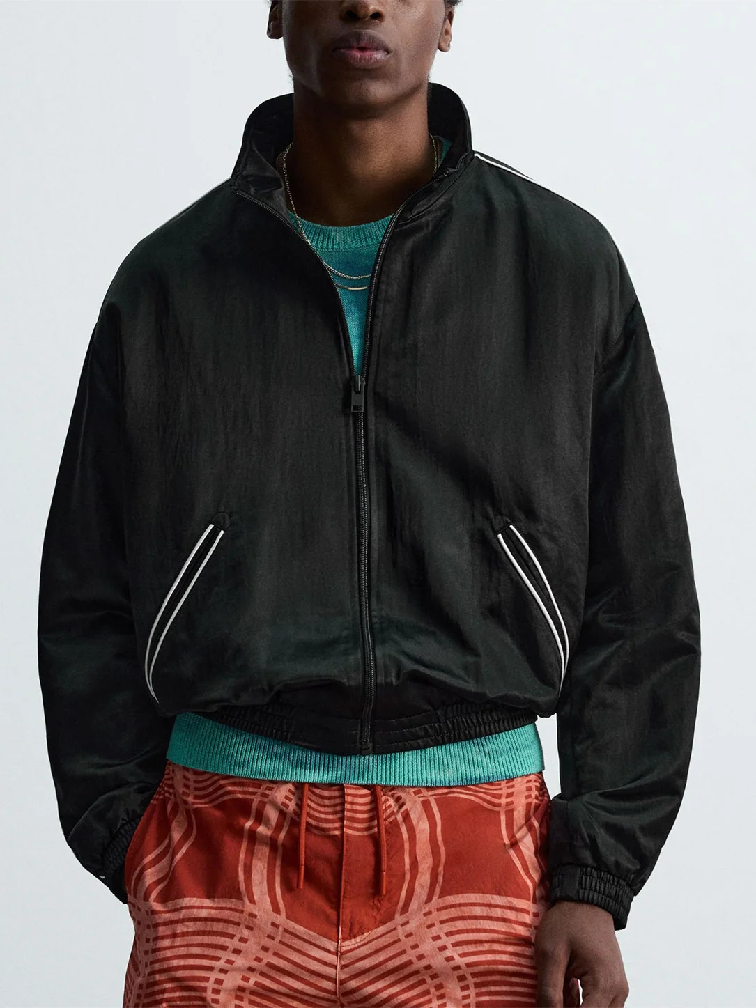 

Faionable Silk Satin Feel Long Sve Вышитый Jaet Воротник-стойка Мужская осенняя Новое поступление Верхняя одежда Stand Fit Casua...