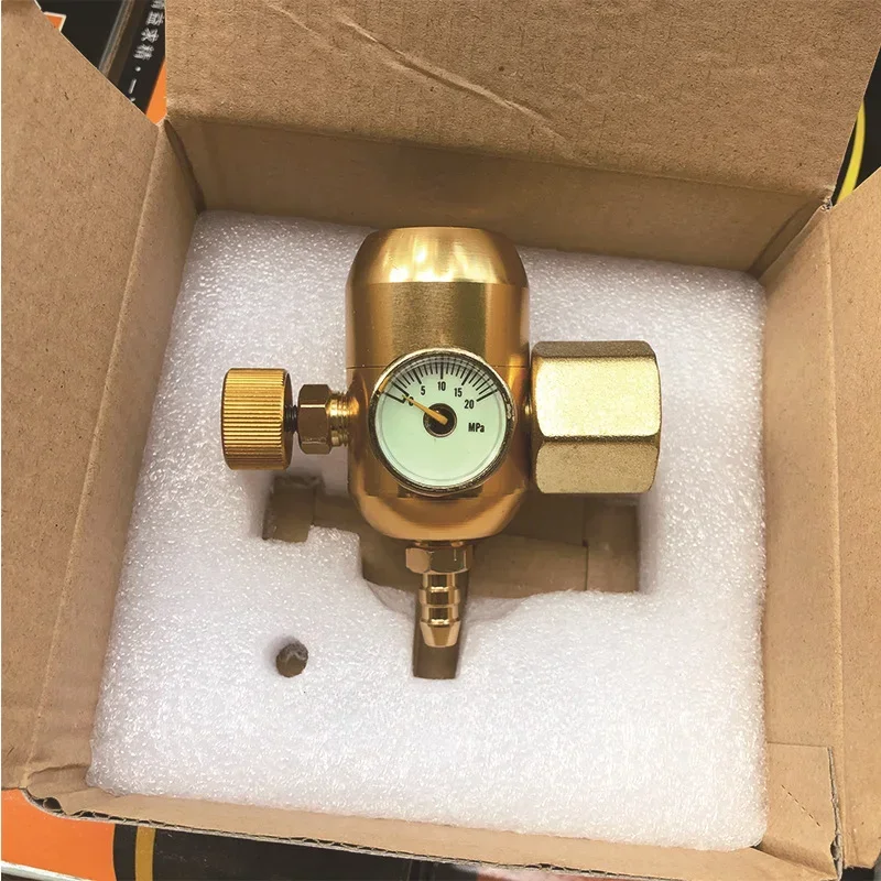 G5/8-RH (F) Argon Arc Welding Pressure Reducing Valve Gas Saving 50% Pressure Gauge Anti-drop 818 Ar Pressure Reducing Gauge Ar