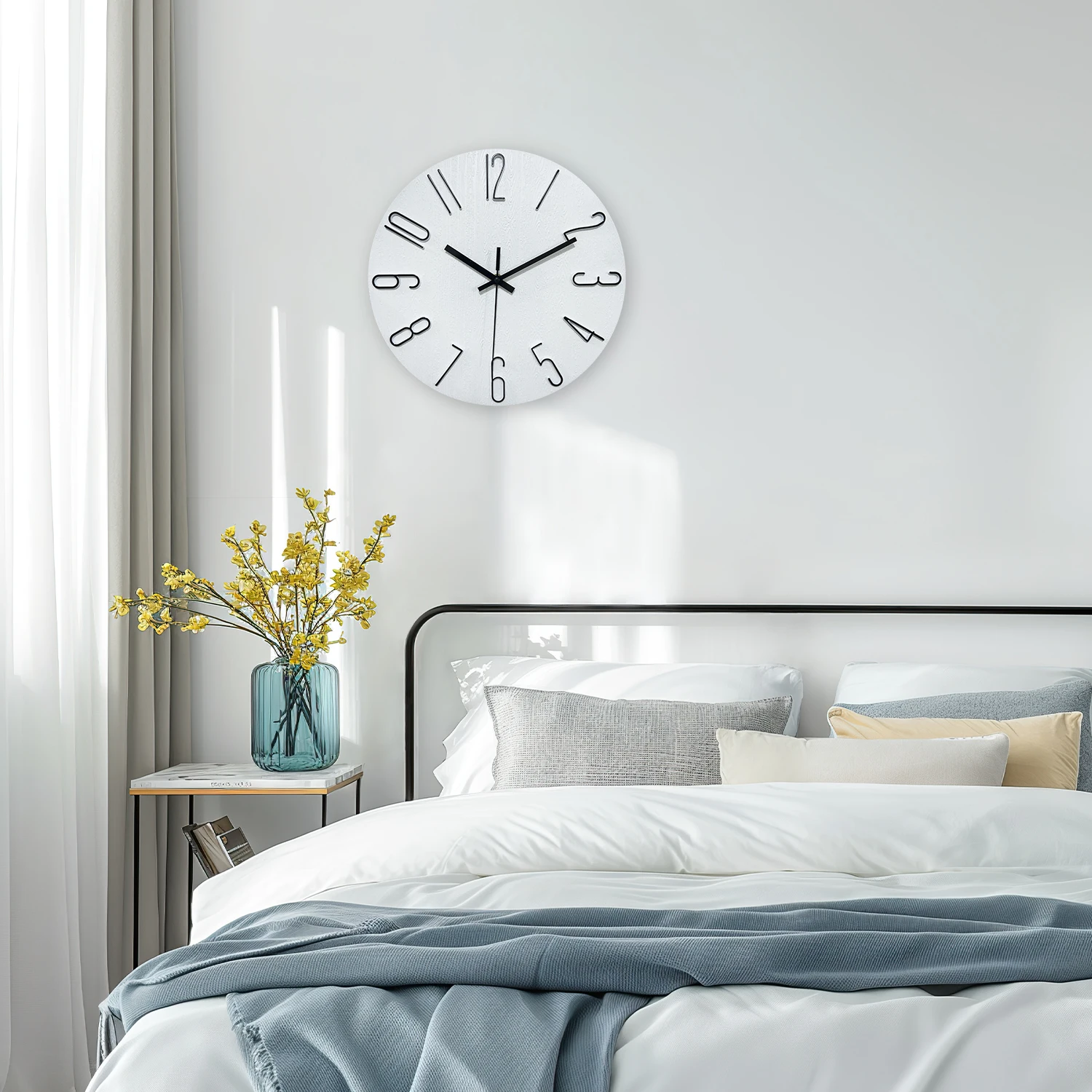 12inch White Wall Clock with Black 3D Numbers, Silent Non-Ticking Quartz Decorative Clock, Creative Hollow-Out Round Wall Clock, Suitable for Living Room, Home, Office, School Decoration, Holiday Gift (Battery Not Included)