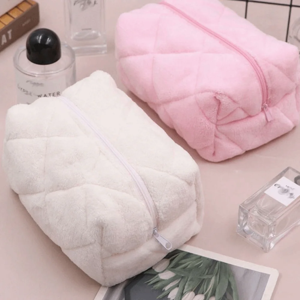 

Lightweight Large Capacity Cosmetic Bag Plush Material Pure Color Makeup Bag Portable Design Kawaii Style Storage Bag Washbag