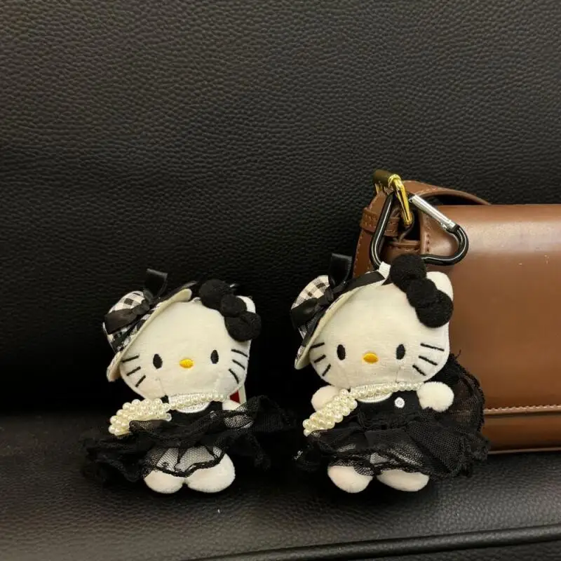 Urocza pluszowa zabawka Sanrio Hello Kitty z króliczkiem do przytulania, breloczek z płaszczem w kratę, dekoracja do plecaka, prezent urodzinowy dla dziewczynki na święta.
