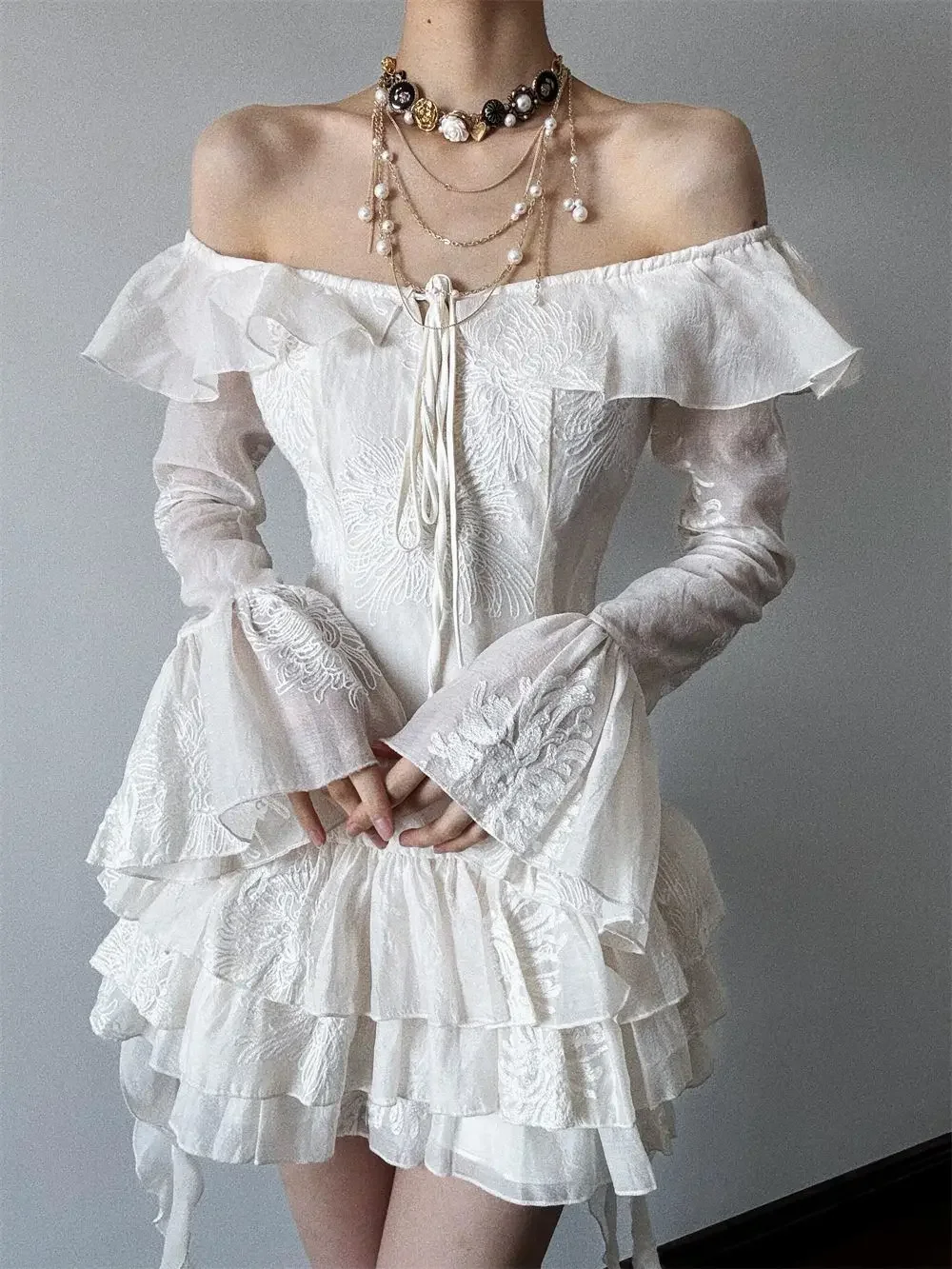 

French Ruffle Heavy Design One-shoulder Long-sleeved Dress Spring New Flowing Cake Dress for Women