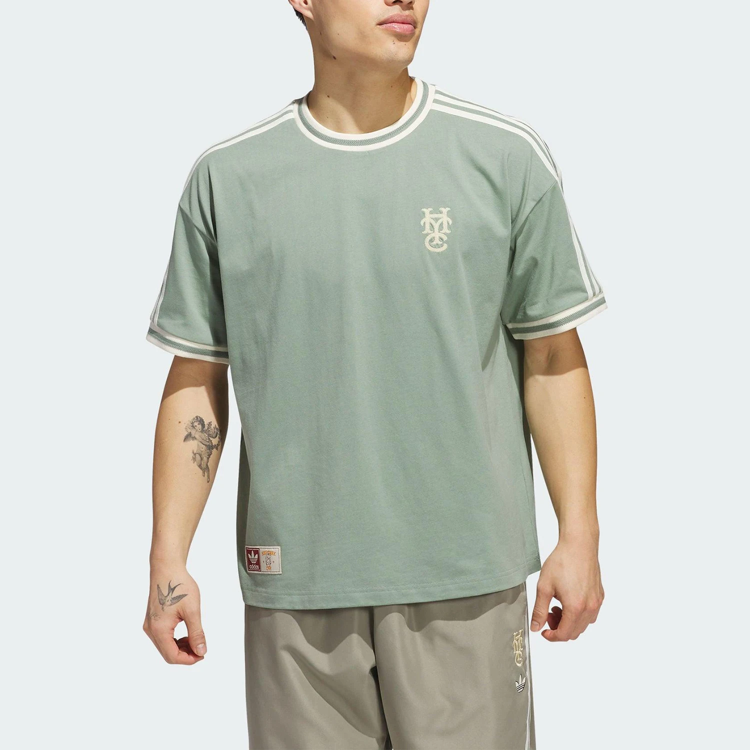 

Официальная мужская свободная дышащая футболка Adidas с тремя полосками и круглым вырезом JC5967