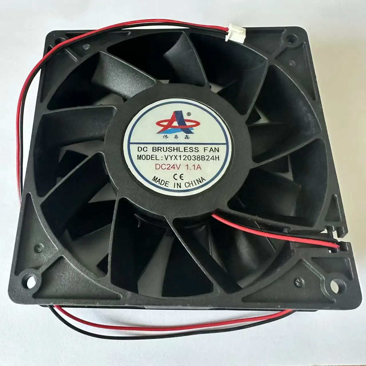 

VYX12038B24H DC 24 В 1,1 А 120x120x38 мм 2-проводной охлаждающий вентилятор