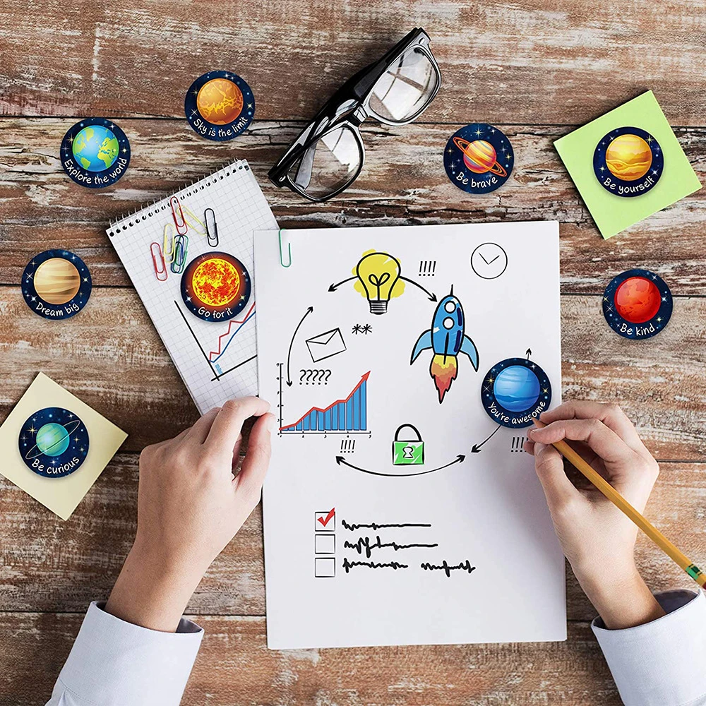 500 Buah/Gulungan Stiker Hadiah Anak-anak Stiker Buku Harian Alat Tulis Buku Tempel Siswa Hadiah Guru Sekolah Label Planet Ruang Angkasa