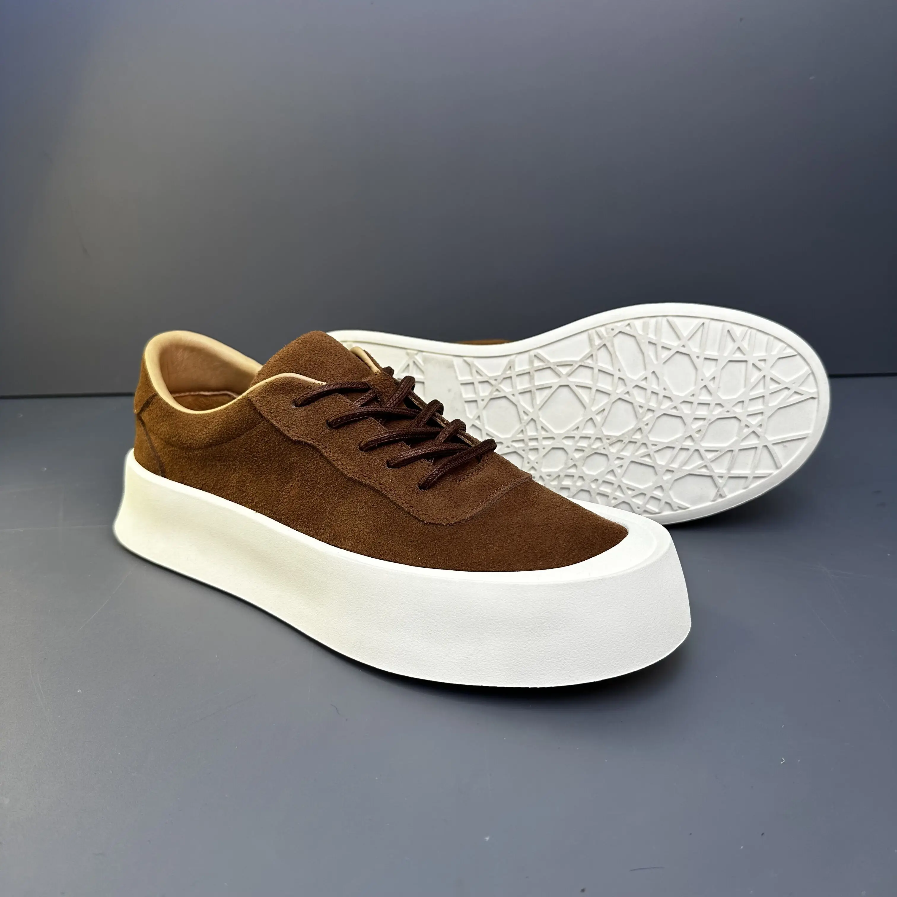 Wiosna/lato nowe męskie buty deskorolkowe gruba podeszwa z prawdziwej skóry modne oddychające buty Retro Casual dla mężczyzn