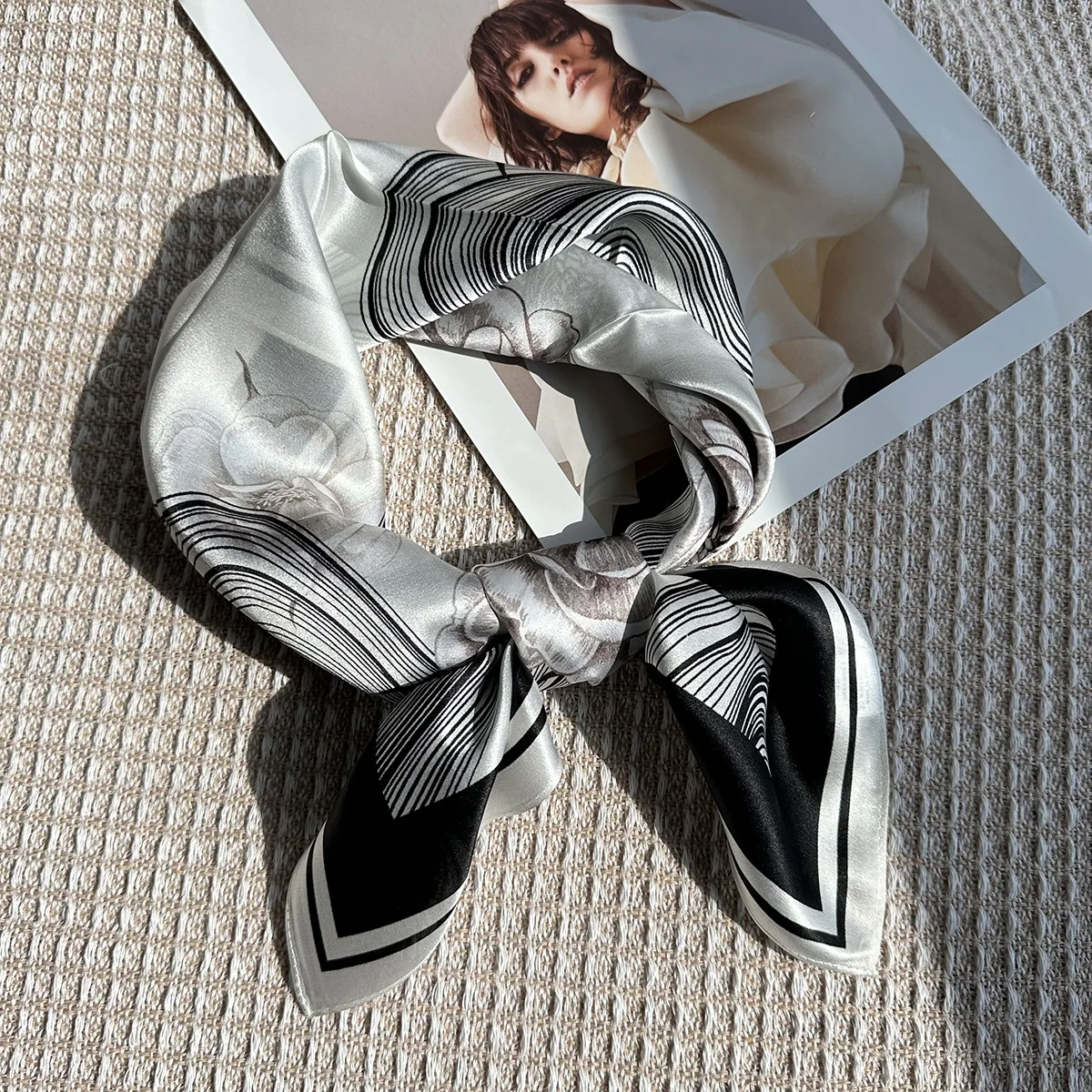 

Женский элегантный квадратный шарф из 100% шелка с принтом пиона, шаль, платок, саржевый шейный платок, хиджаб, бандана, модный шелковый аксессуар