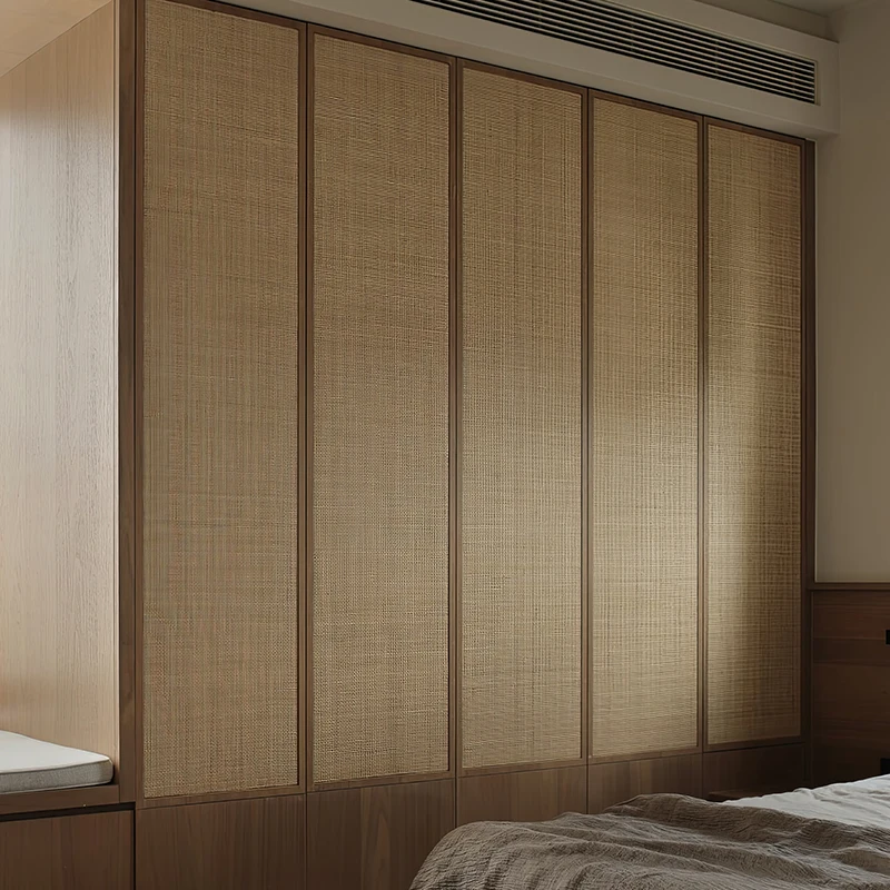 

Customizable walk-in light luxury solid wood Chinese cabinet