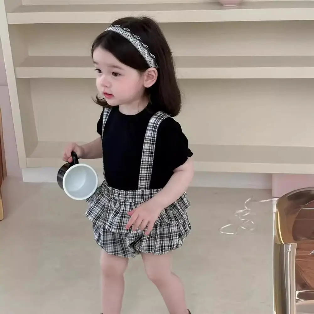 

2024 Boutique Girl Baby Fashion Clothes Black Bubble Sleeves Summer T-Shirt Plaid Suspender Shorts Thin Korean Classic Clothing