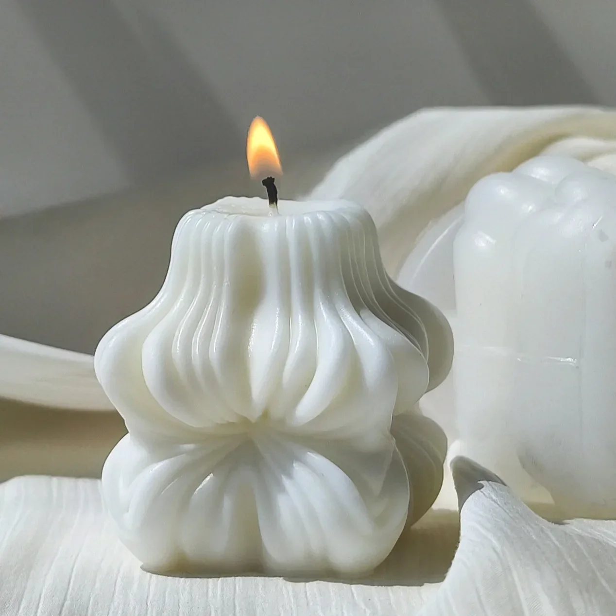 Handmade Gifts Bag Mould Resin Ornaments Mould Soap Mould Geometric Rotation Candle Silicone Mold