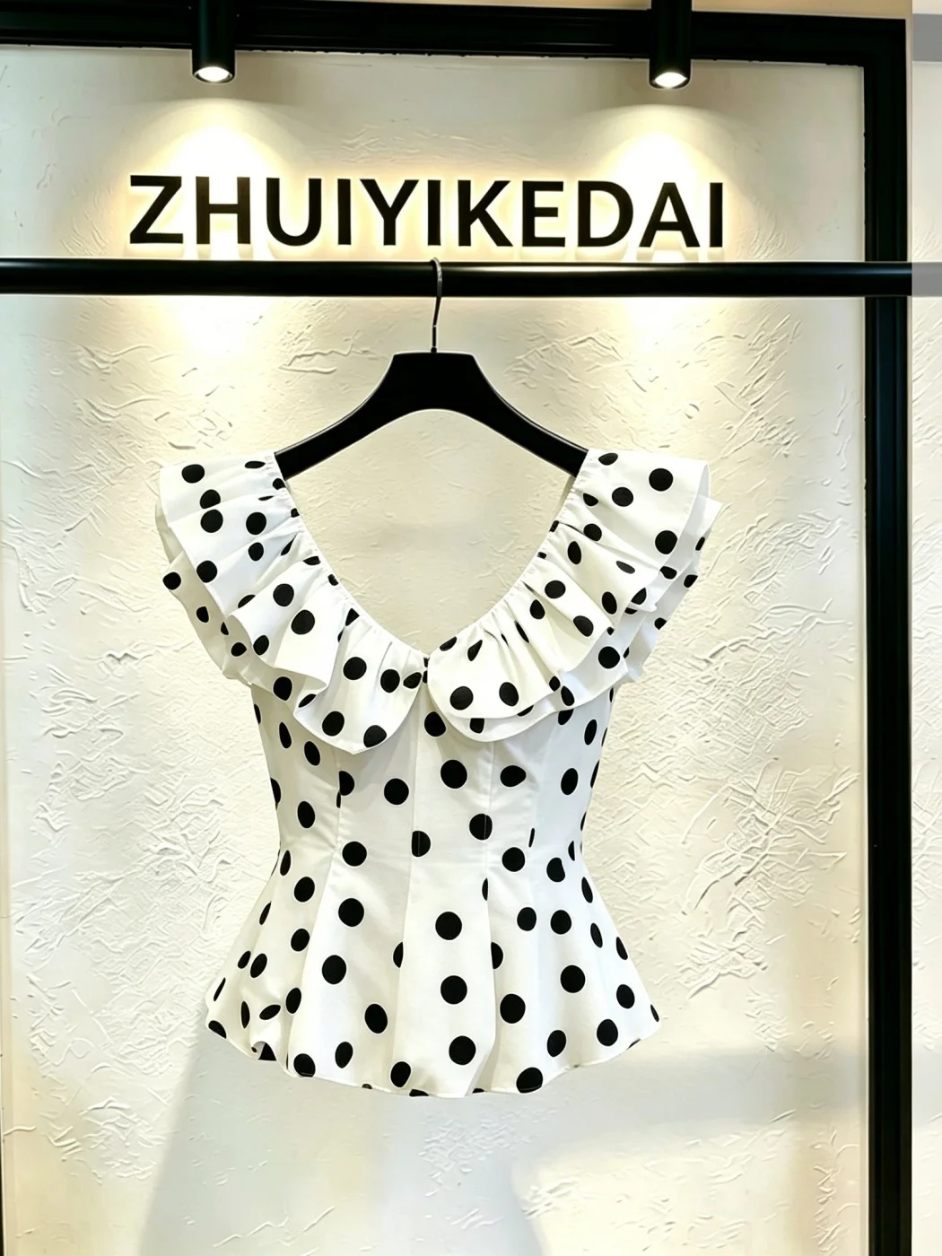 

Polka Dot Pleated Sleeve Slim Fit Women's Top Unique Beautiful Korean Style Summer New Arrival Short Sleeve round Neck Shirt