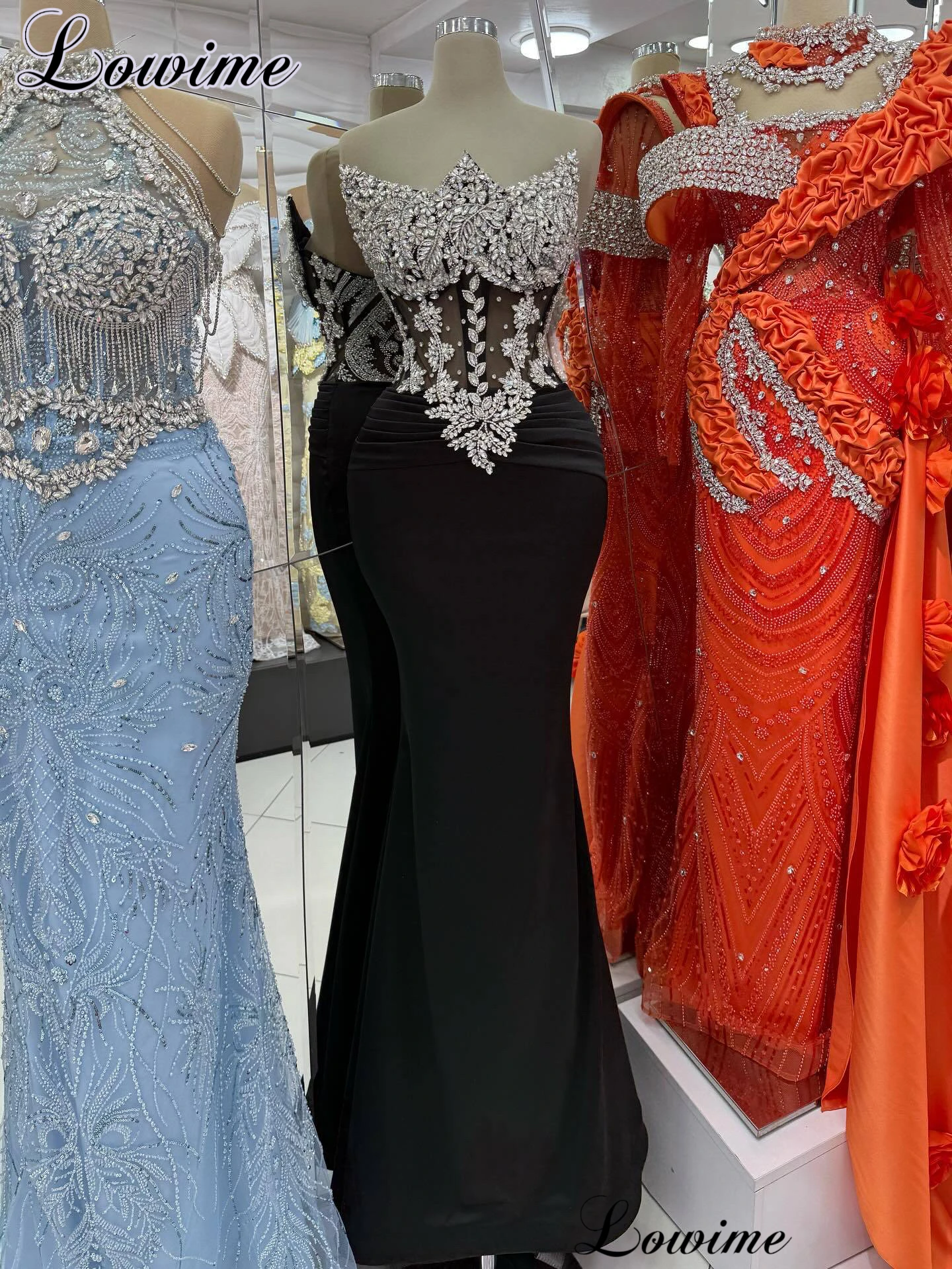 

Newest Black Prom Dresses With Crystals Strapless Sleeveless Cocktail Dresses For Women Party Gown Vestidos De Cóctel Customized