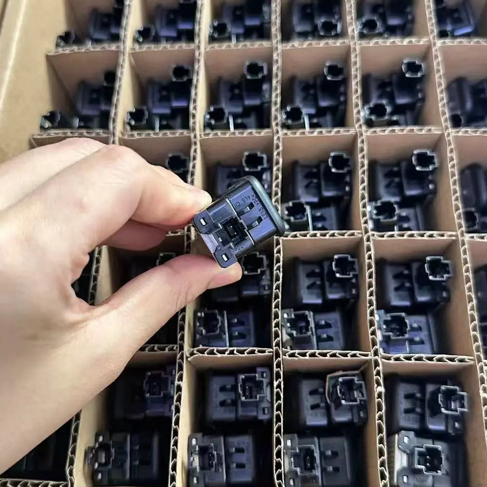 8YG947415 لأودي A3 A4 A5 Q3 Q2 Q5 A6 A7 S3 S4 S5 S6 سيارة LED ضوء الباب 4 حلقة شعار ترحيب ضوء الإسقاط مصباح 8YG 947 415