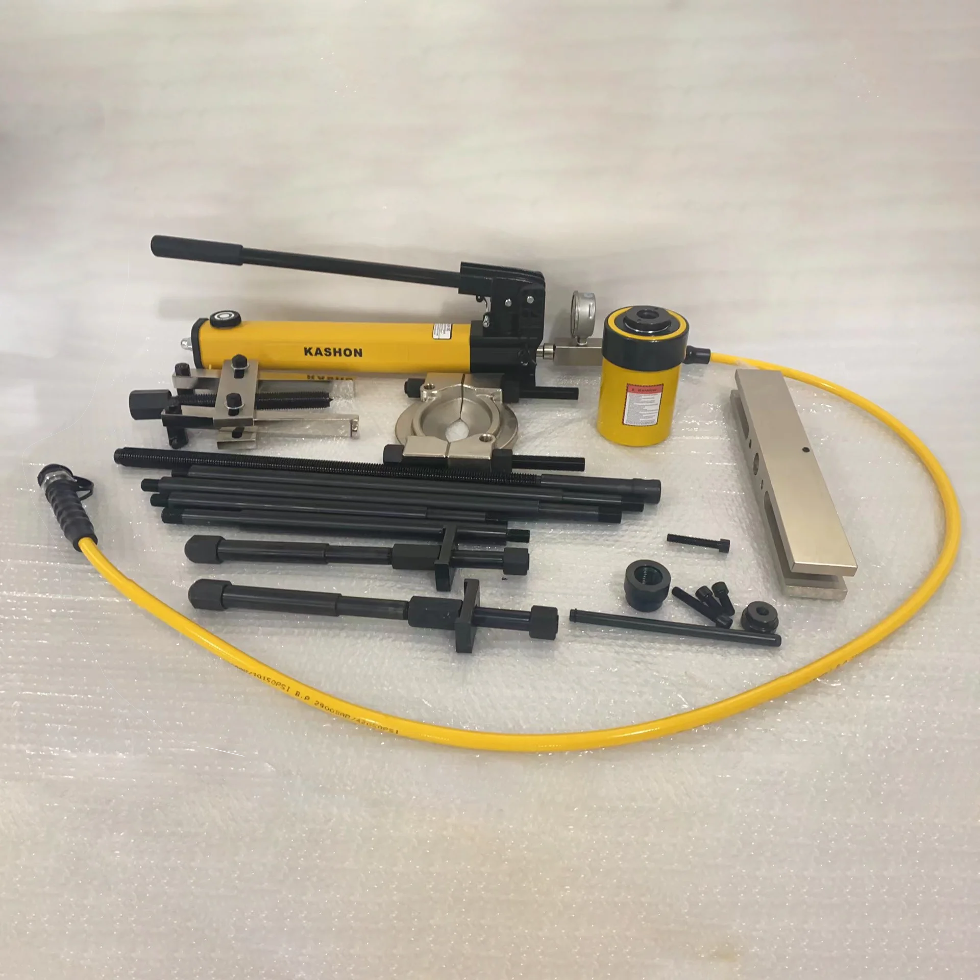 

Equivalent 10000psi 20 Ton Hydraulic Cross Bearing Puller Set